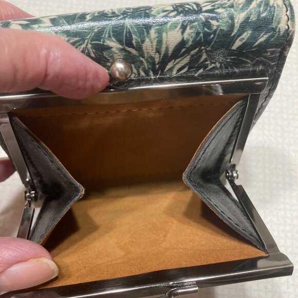 EUC Patricia Nash Leather Black & Cream Sunflower pattern Wallet - Picture 10 of 10